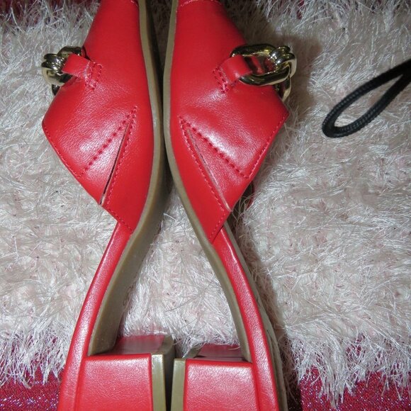 BOGO Bandolino Red Leather Gold Chain Embellished Chunky Heeled Mule Sandal sz 6 - Picture 8 of 13